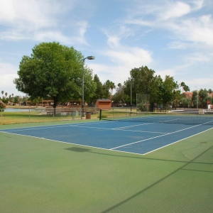Tennis court at Summit Lake